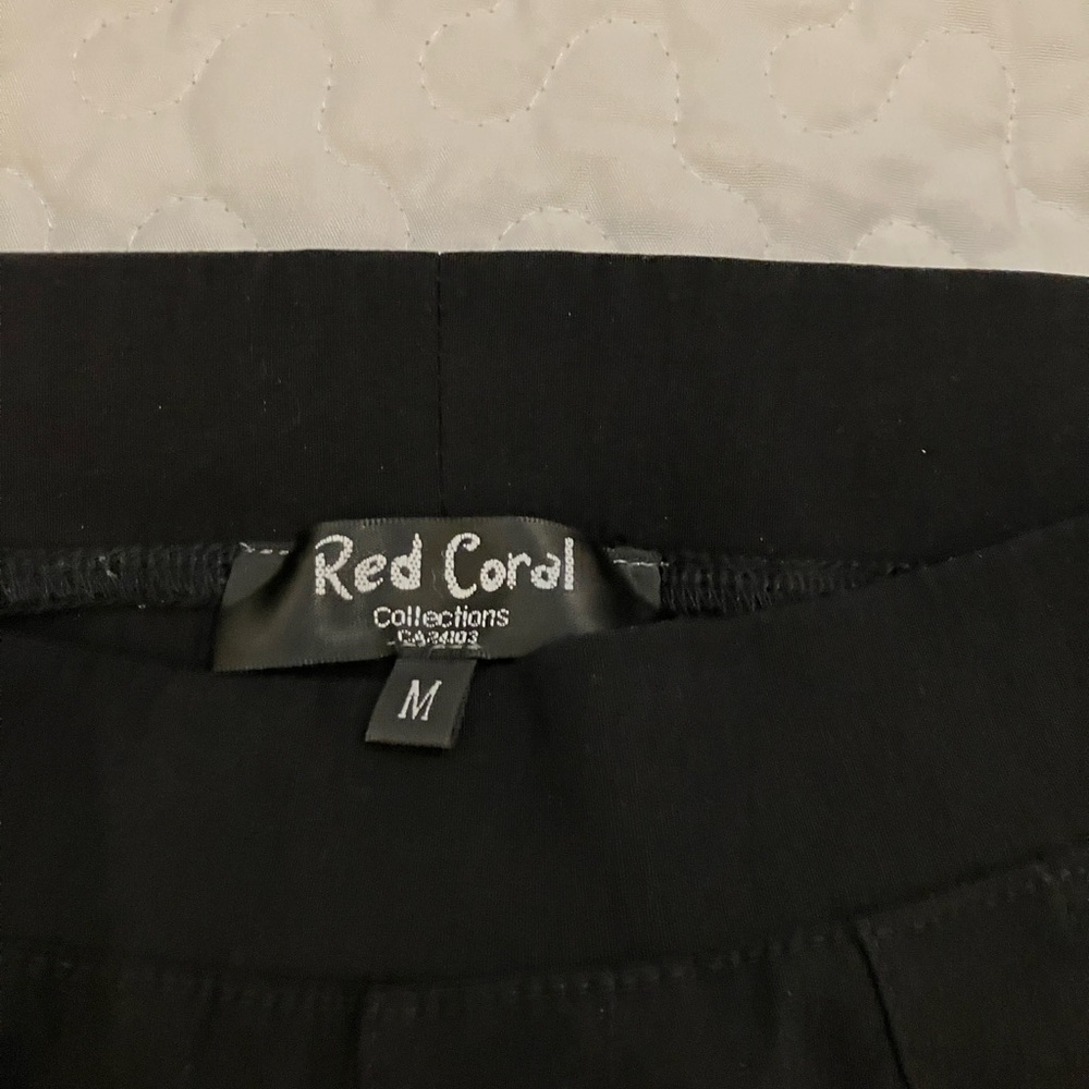Red Coral black capris. - Picture 5 of 5